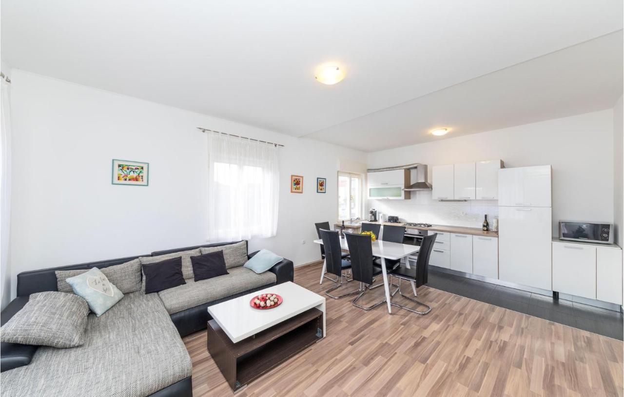 Nice Apartment In Kastel Stafilic With Sauna Kaštela エクステリア 写真